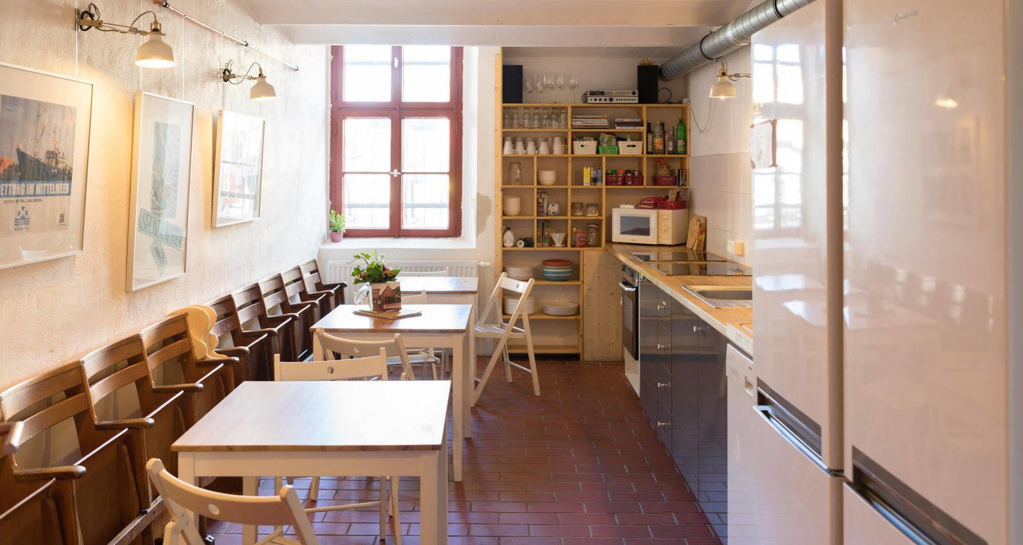 Subraum Hostel Rostock Buitenkant foto